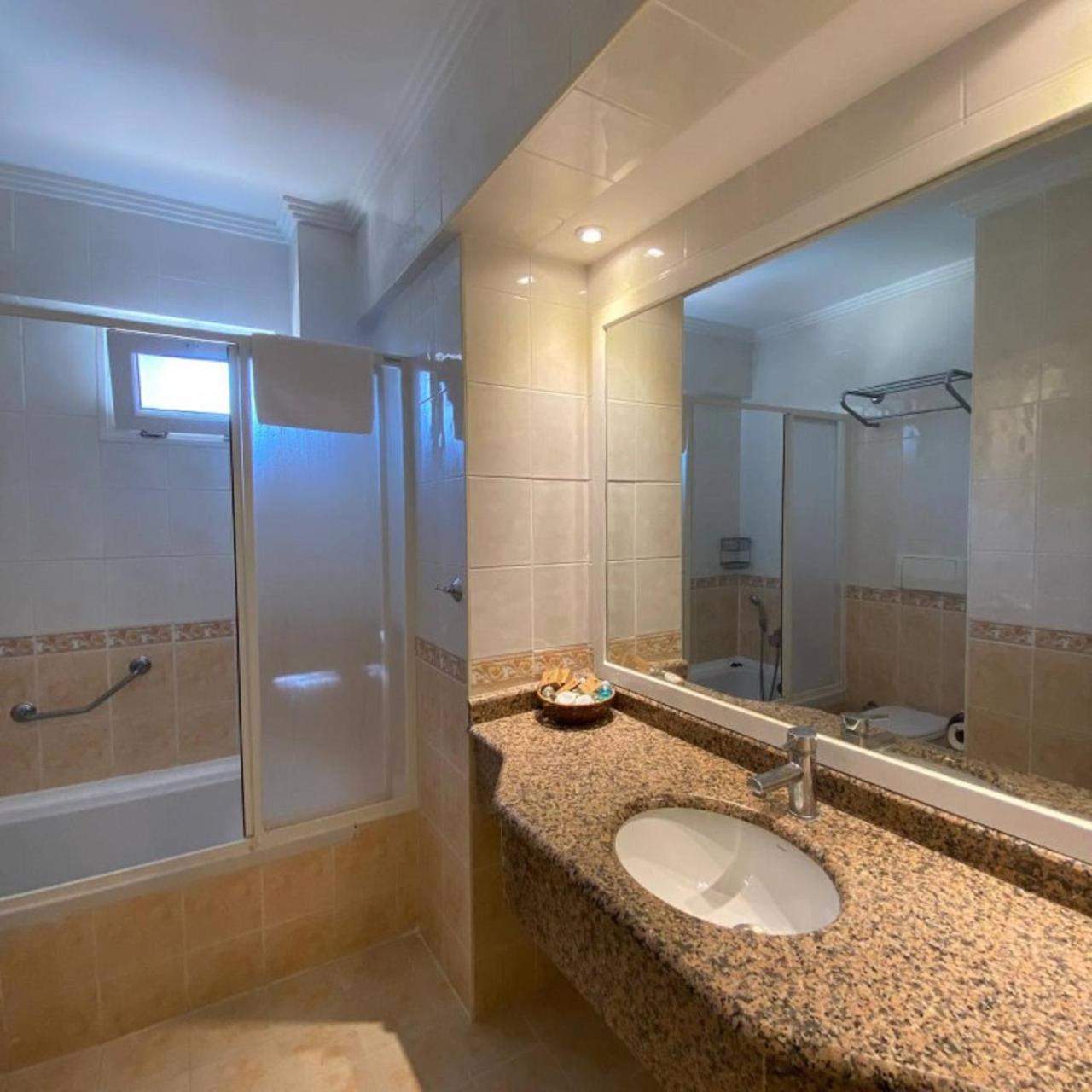 Pine Club Apart Hotel Кушадасы Экстерьер фото