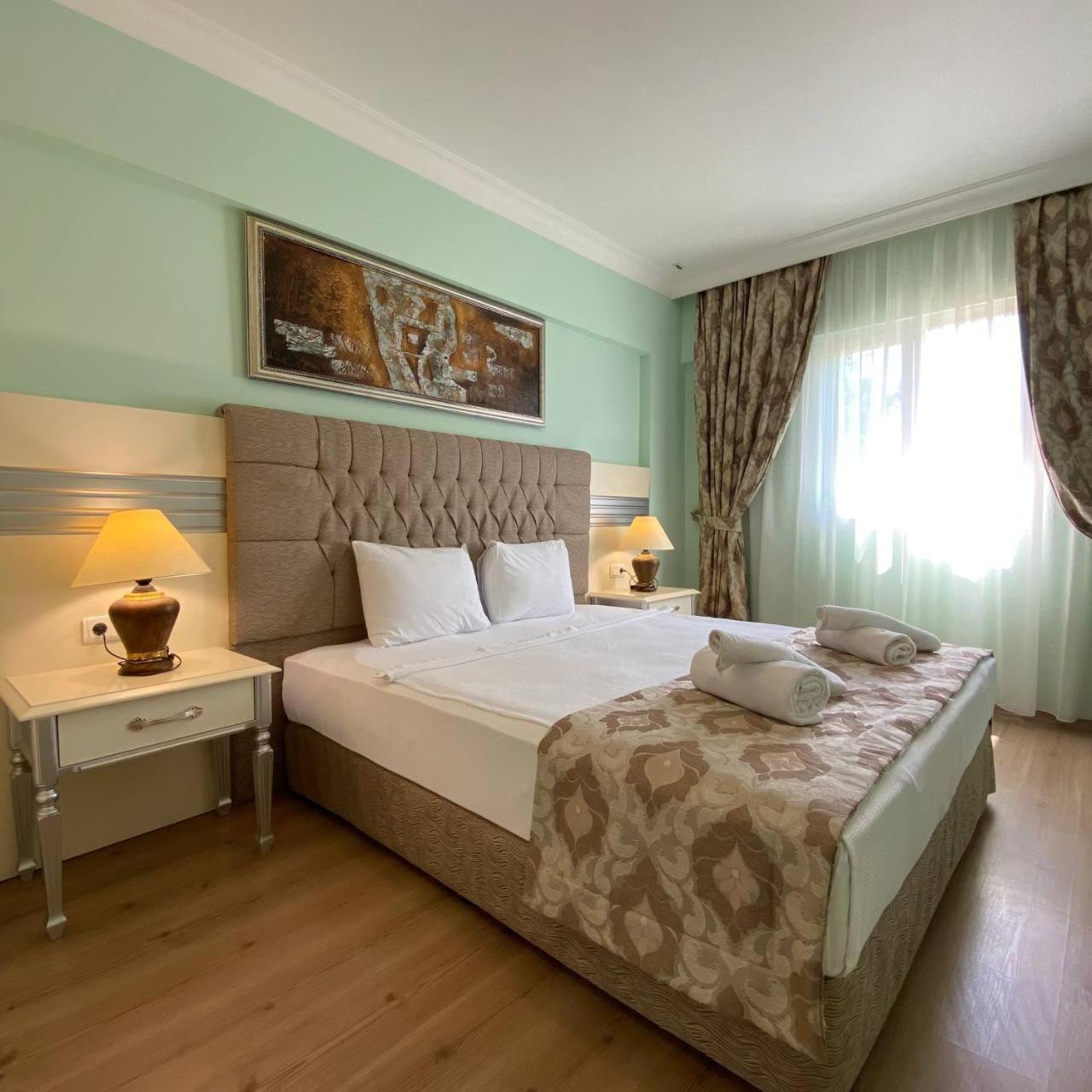 Pine Club Apart Hotel Кушадасы Экстерьер фото
