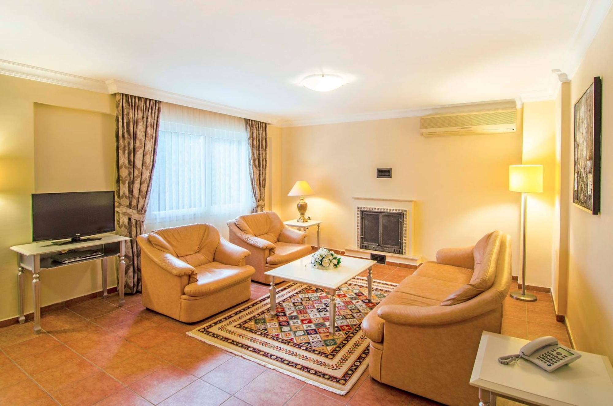 Pine Club Apart Hotel Кушадасы Экстерьер фото