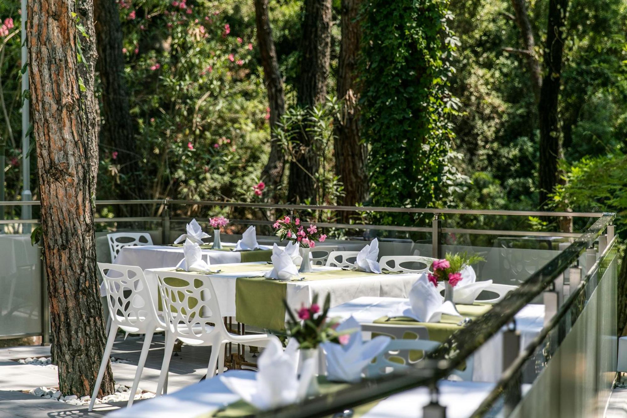Pine Club Apart Hotel Кушадасы Экстерьер фото