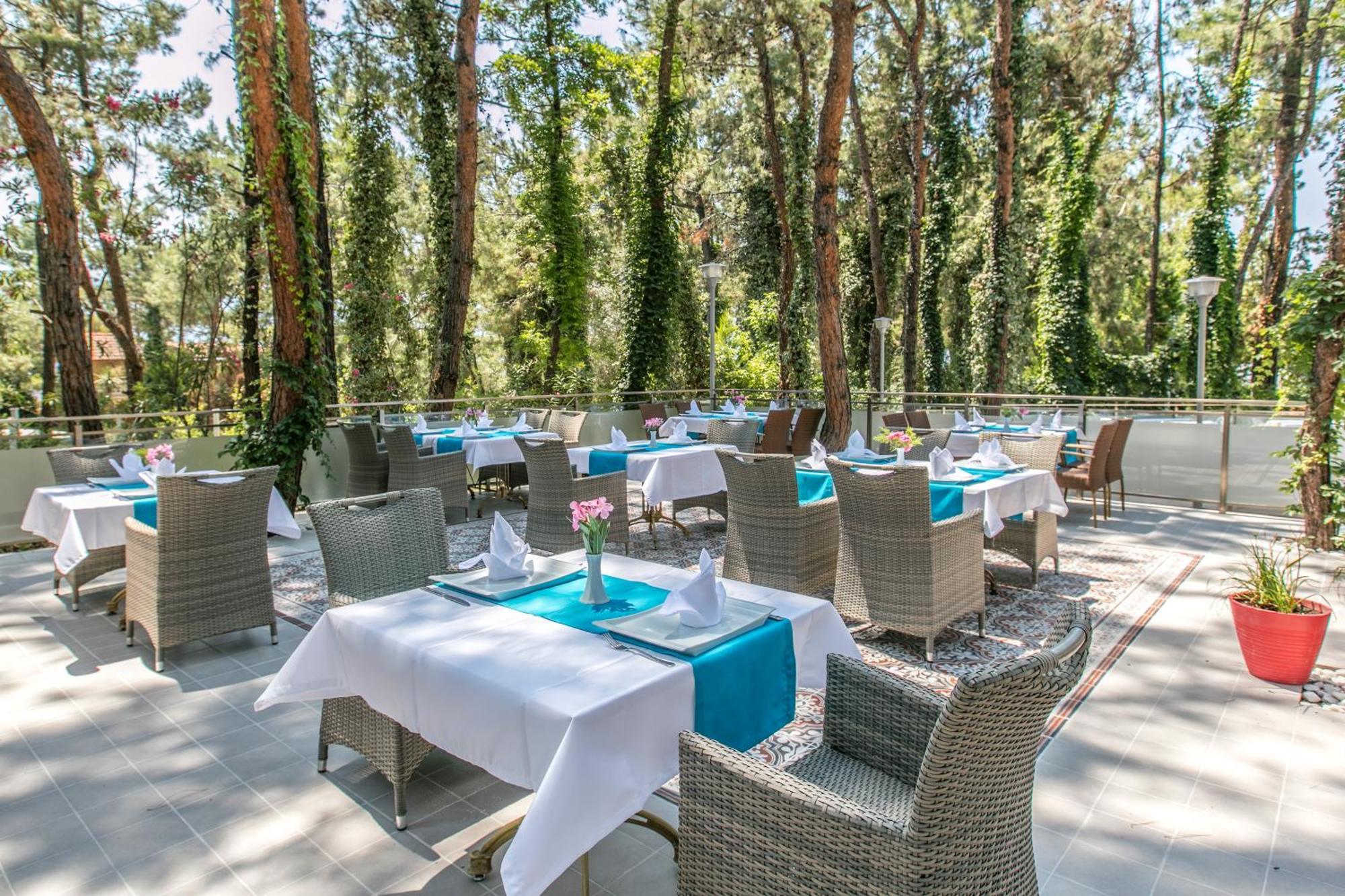 Pine Club Apart Hotel Кушадасы Экстерьер фото